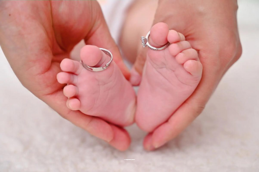 信阳怀孕肚子一边高一边低